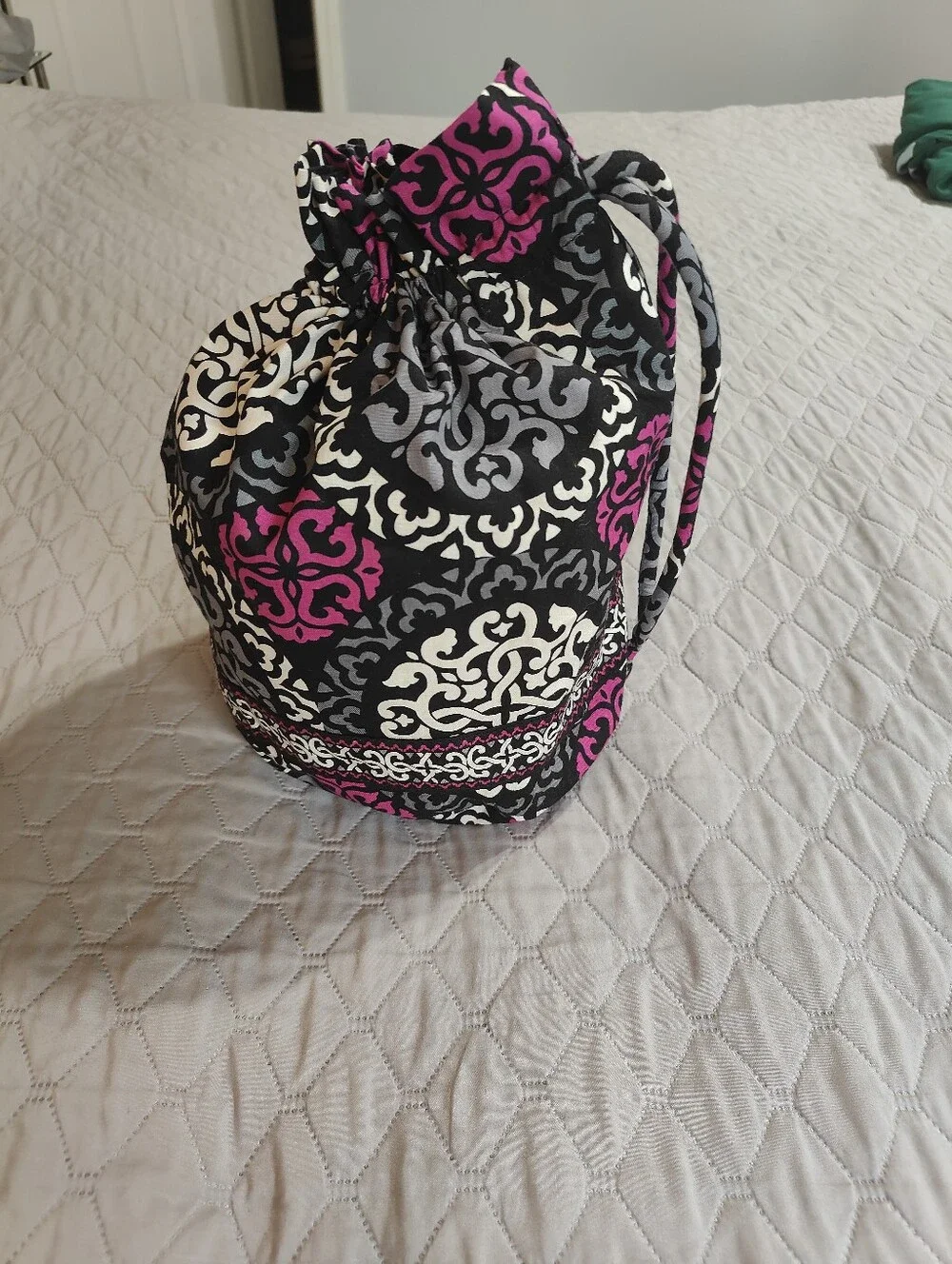 Vera Bradley Drawstring Ditty Bag Canterberry Magenta Cosmetic Bag